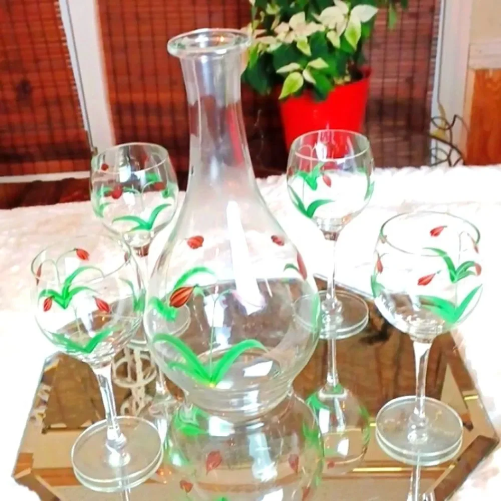 Home Vintage 70,s  Hand Painted Tulips  Wine Set 5 Piece